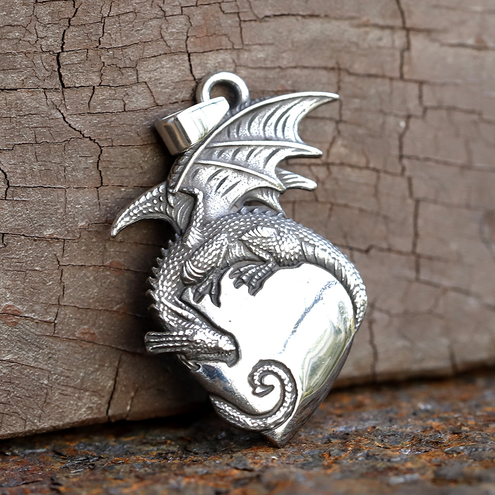 Collier dragon 3D en acier ino - Men'S Fashion Guide avis et prix